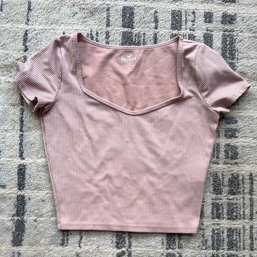 Hollister Pink Puff Sleeve Crop Top